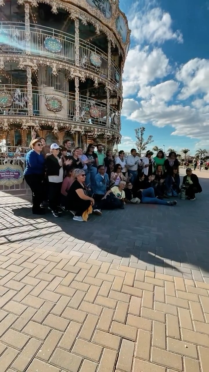 Acompañar a los Adultos de la Tercera edad es un cable a tierra, sin lugar a dudas 🥰

Hoy, visitamos el @puertodelasinfancias junto al Centro de Jubilados y el Taller de Estimulación Cognitiva, y nos encontramos con esta hermosa conversación ❤️